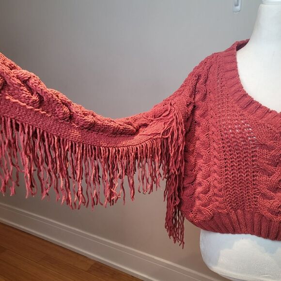 Hooked up Fringed Chenille Cropped Sweater Size Small - Picture 3 of 6
